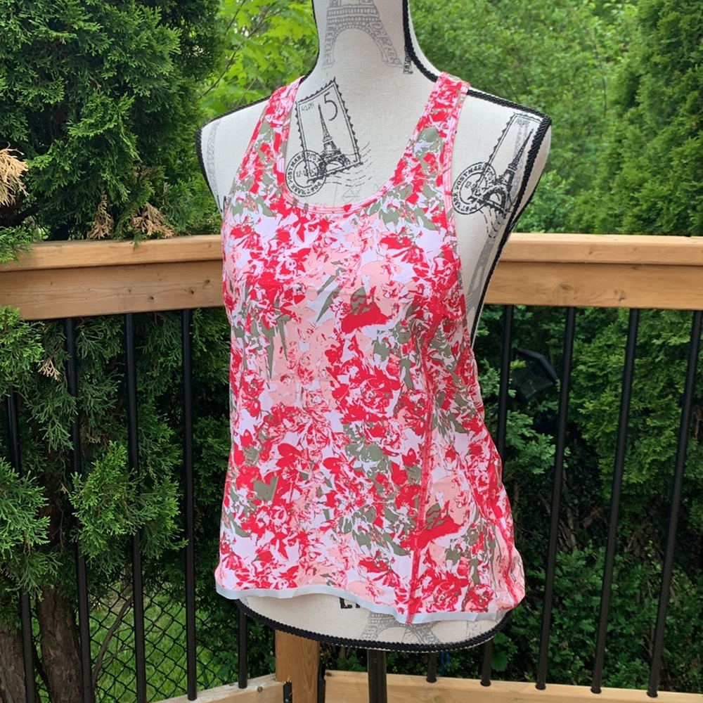 Lole size small. Red active wear tank top. Razorback